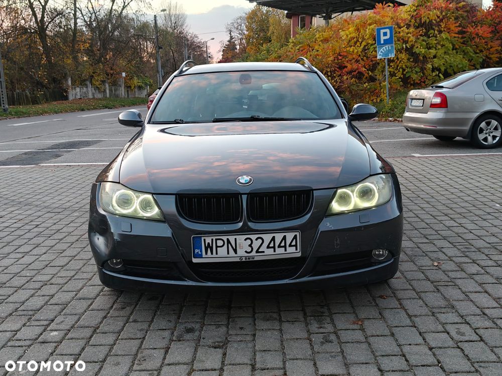 BMW Seria 3 320i - 11