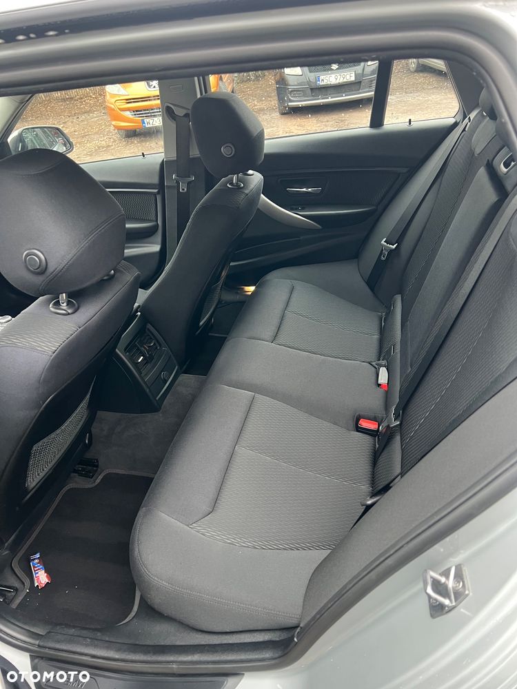 BMW Seria 3 318d Blue Performance Modern Line - 10