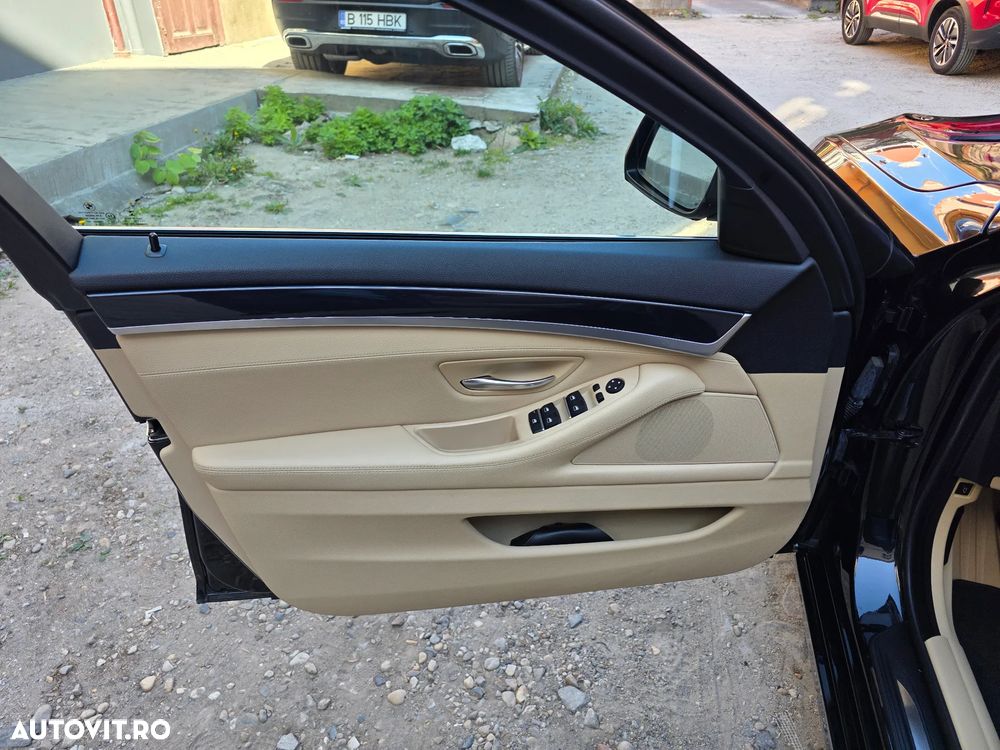 BMW Seria 5 525d xDrive AT - 11