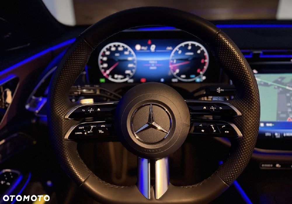 Mercedes-Benz Klasa E 220 d mHEV AMG 9G-Tronic - 26