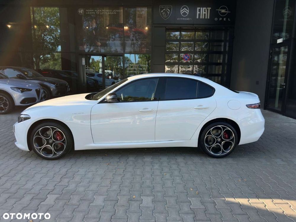 Alfa Romeo Giulia - 10