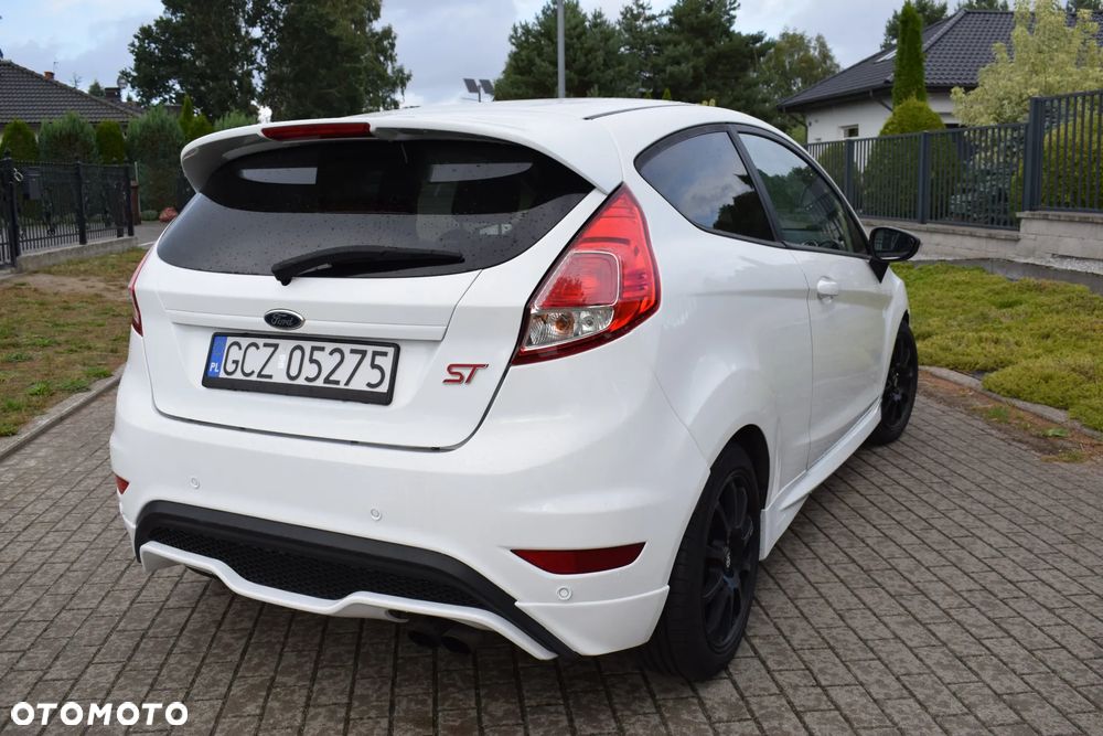 Ford Fiesta 1.6 EcoBoost mit Leder-Sport-Paket ST - 6