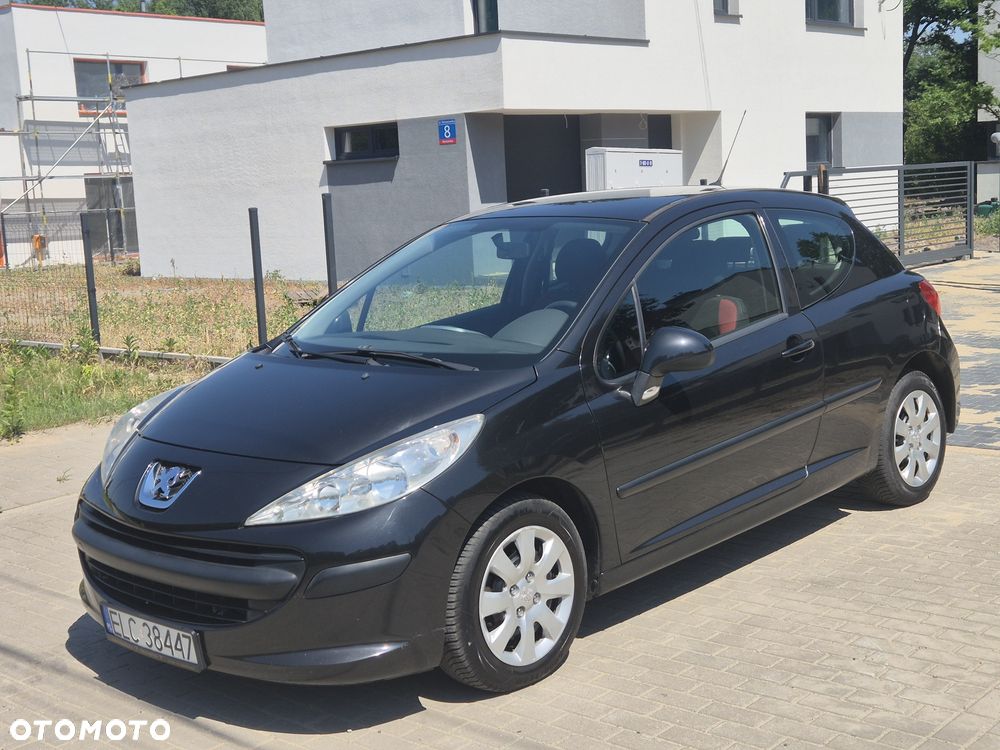 Peugeot 207 - 1