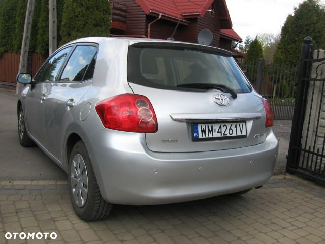 Toyota Auris 1.6 Premium - 8