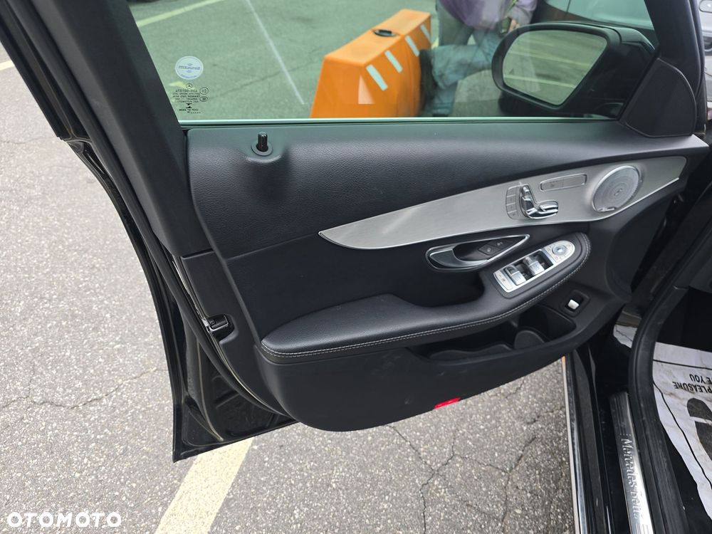 Mercedes-Benz Klasa C 300 9G-TRONIC - 13