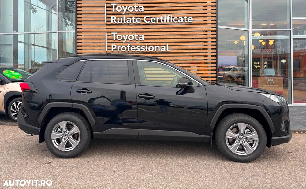 Toyota RAV4 - 6