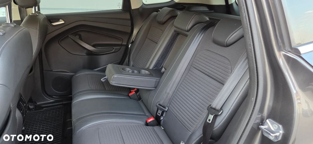 Ford Kuga 1.5 EcoBoost 2x4 Titanium - 39