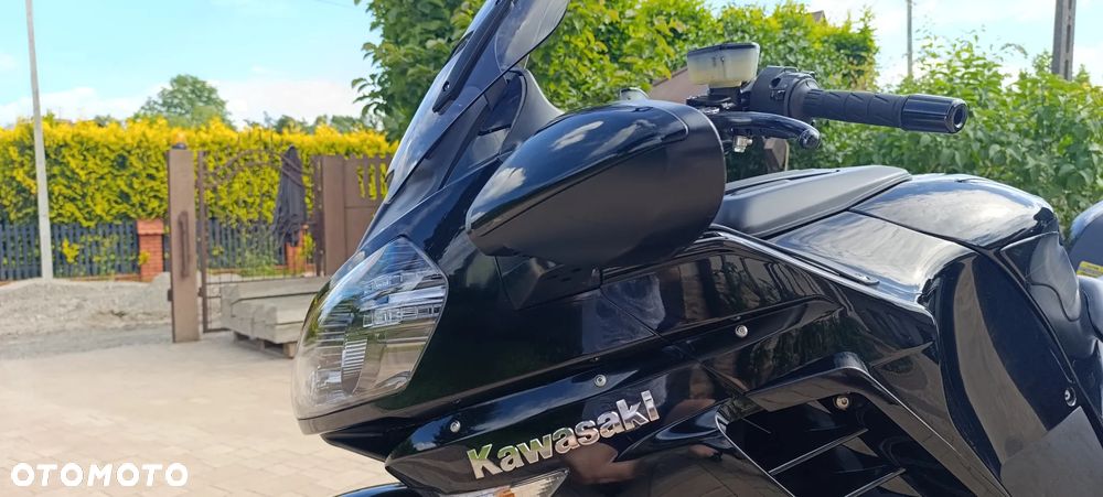 Kawasaki GTR - 40