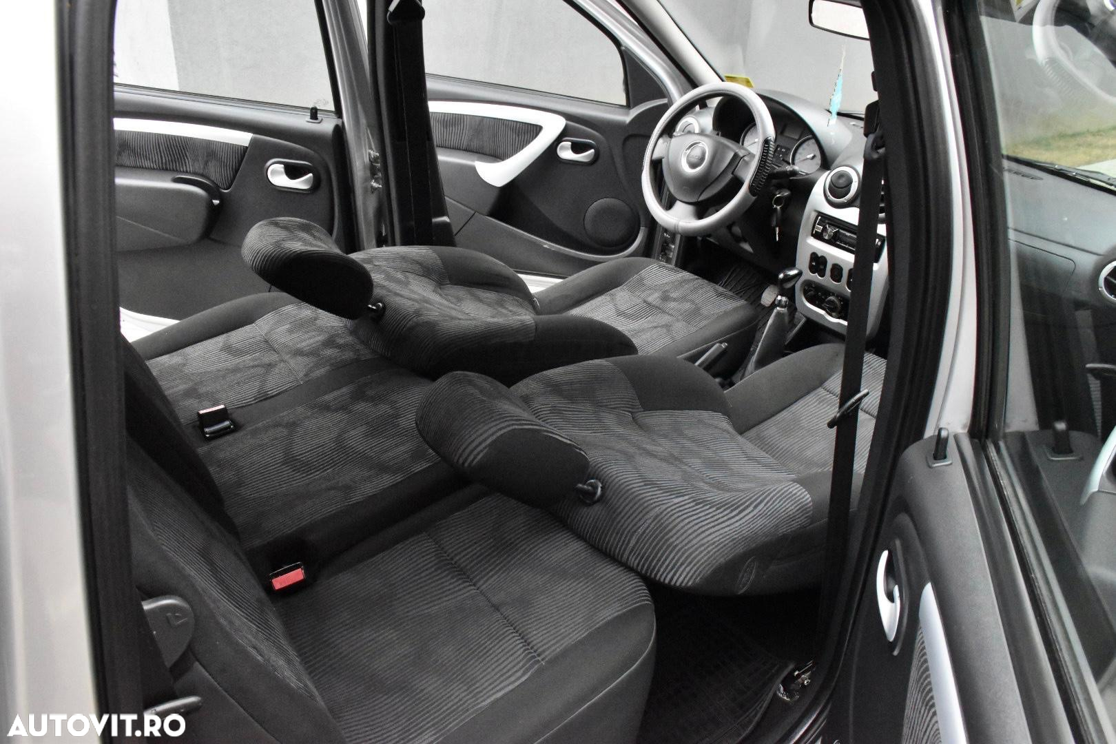 Dacia Logan MCV 1.6 Prestige - 9