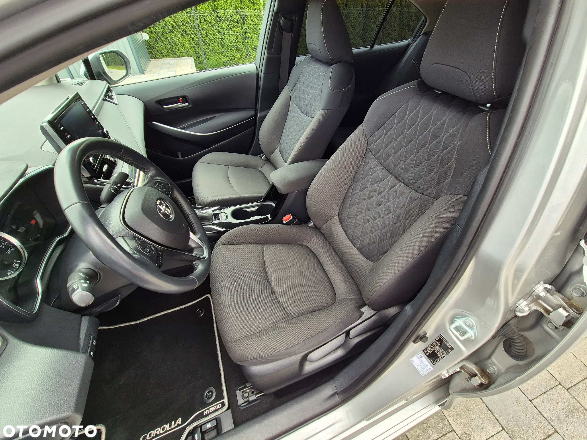 Toyota Corolla 1.8 Hybrid Comfort - 24