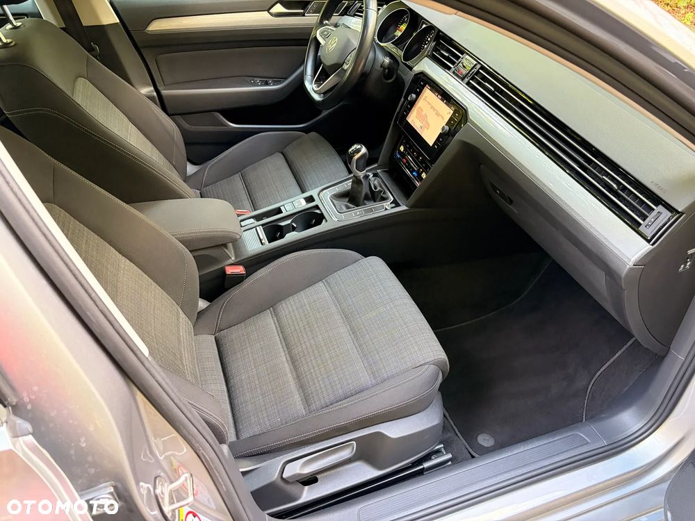 Volkswagen Passat 2.0 TDI EVO Elegance - 19