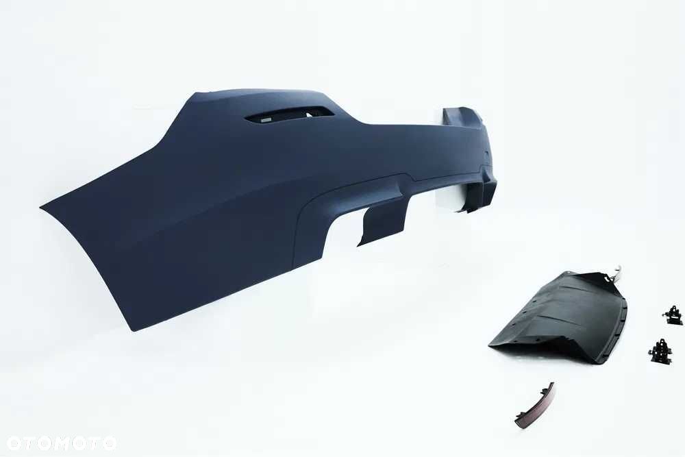 Tylny zderzak BMW 5-Series F10 M w stylu M5-Look - 4