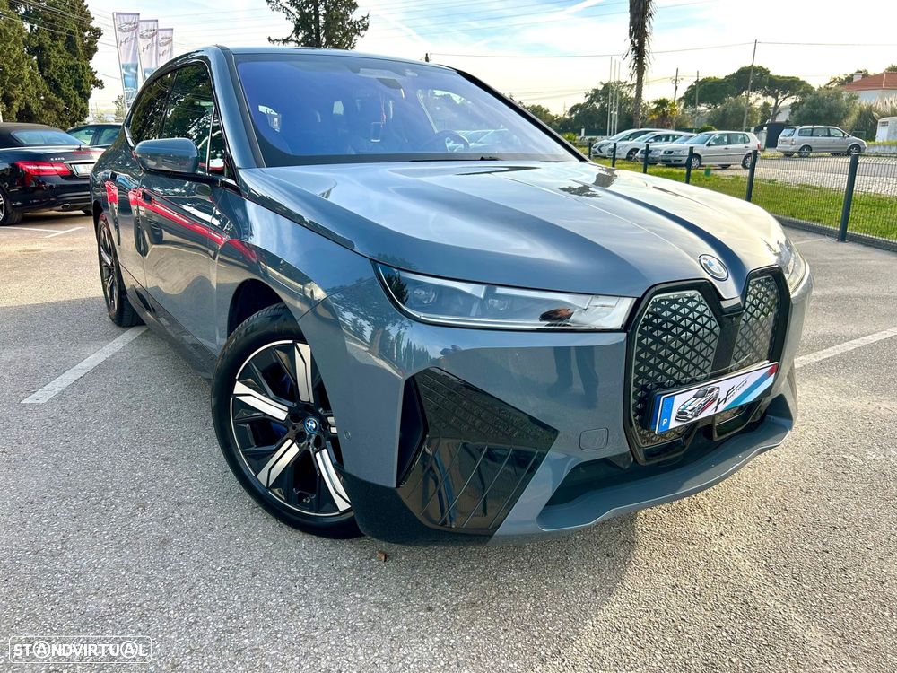 BMW iX xDrive 40 Pack Desportivo - 9