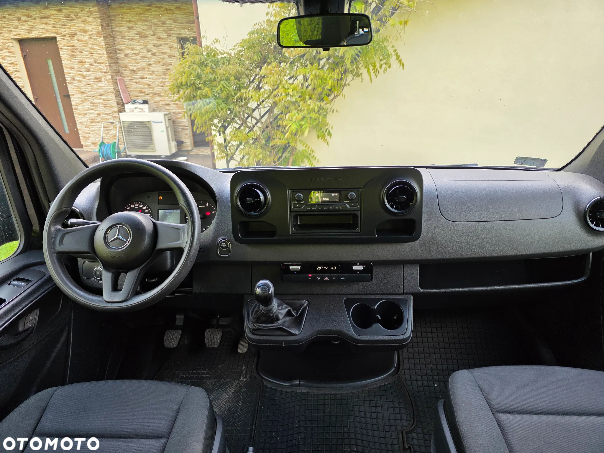 Mercedes-Benz Sprinter - 14