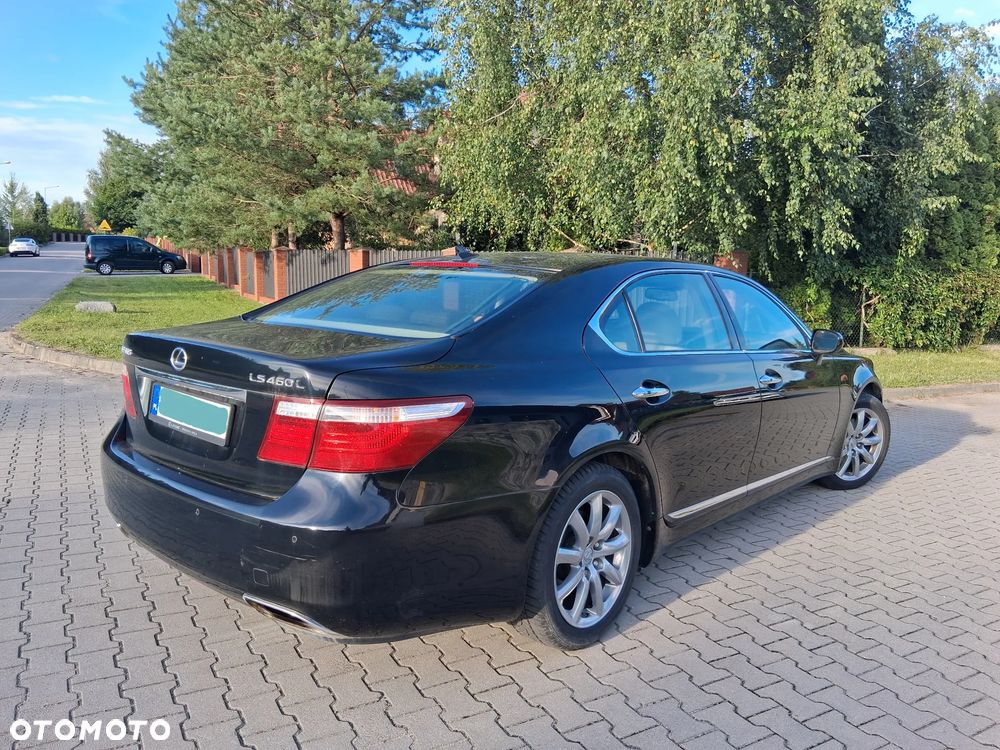 Lexus LS - 23