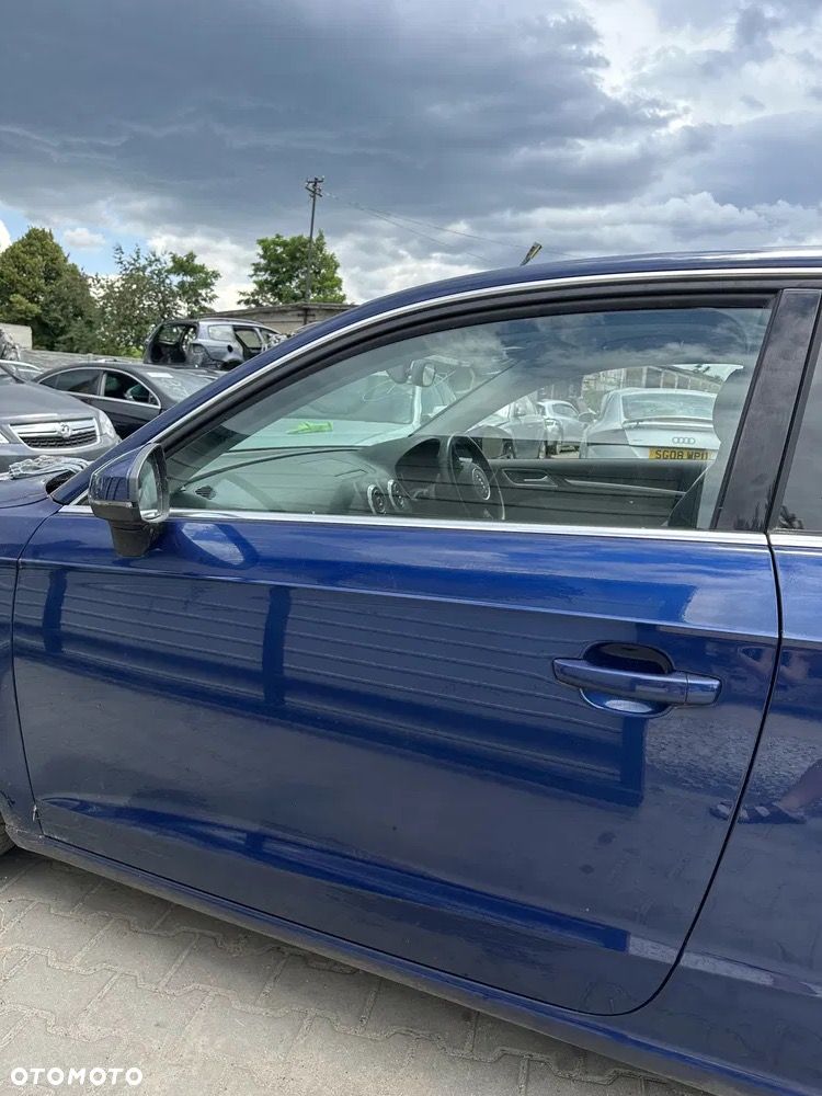 AUDI A3 V8 DRZWI PRZEDNIE LP LX5Q - 2