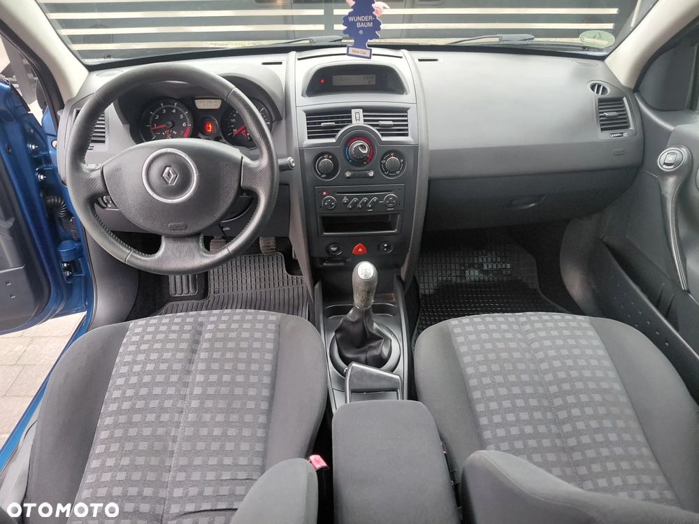 Renault Megane 1.6 16V 110 Expression - 9