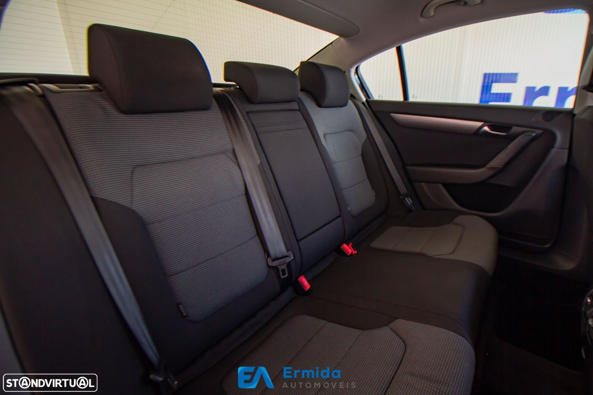 VW Passat 1.6 TDI BlueMotion - 26