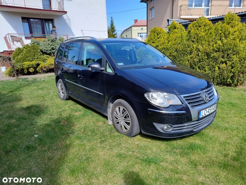 Volkswagen Touran 2.0 TDI Highline - 2