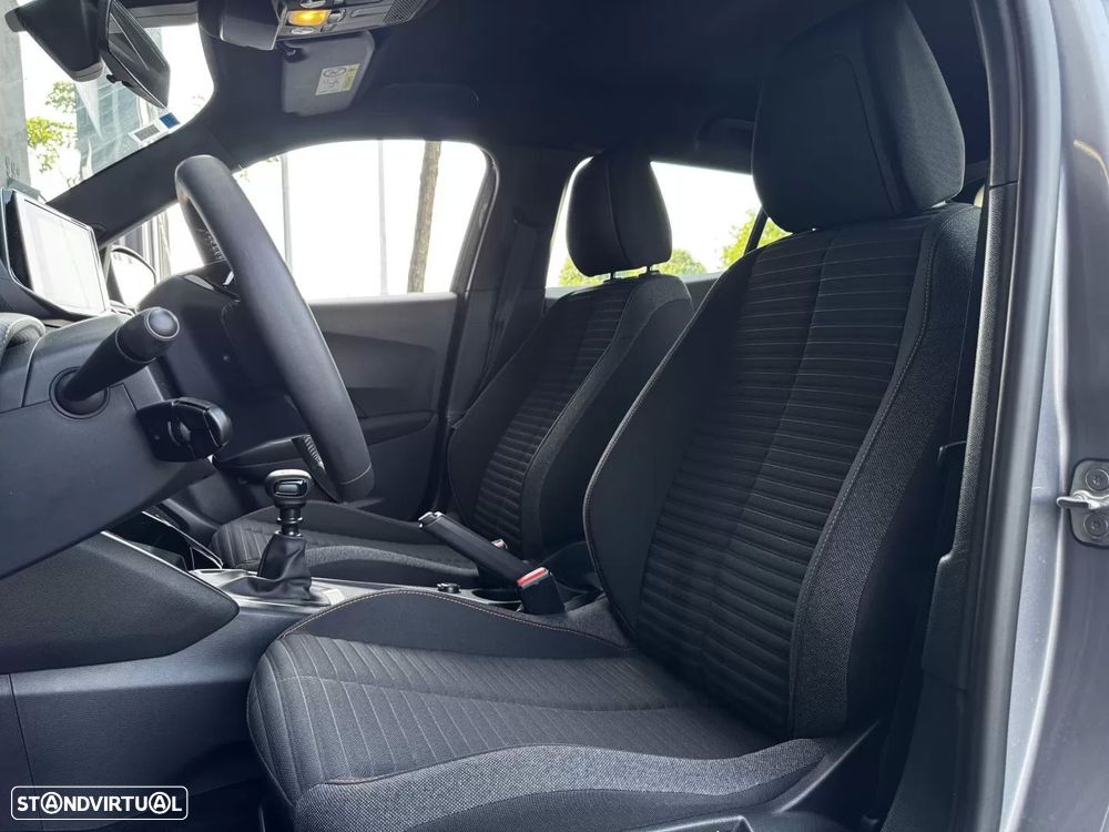 Peugeot 2008 1.2 PureTech Active Pack - 17
