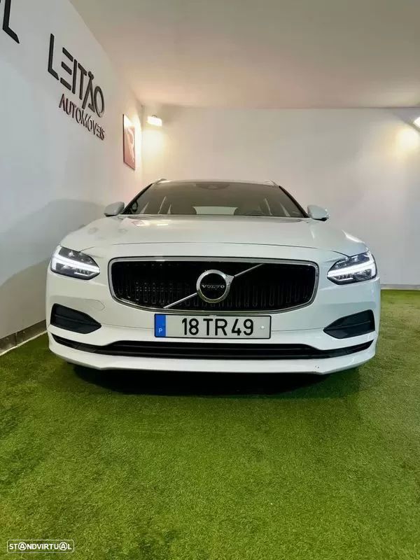 Volvo V90 2.0 D4 Momentum Geartronic - 5
