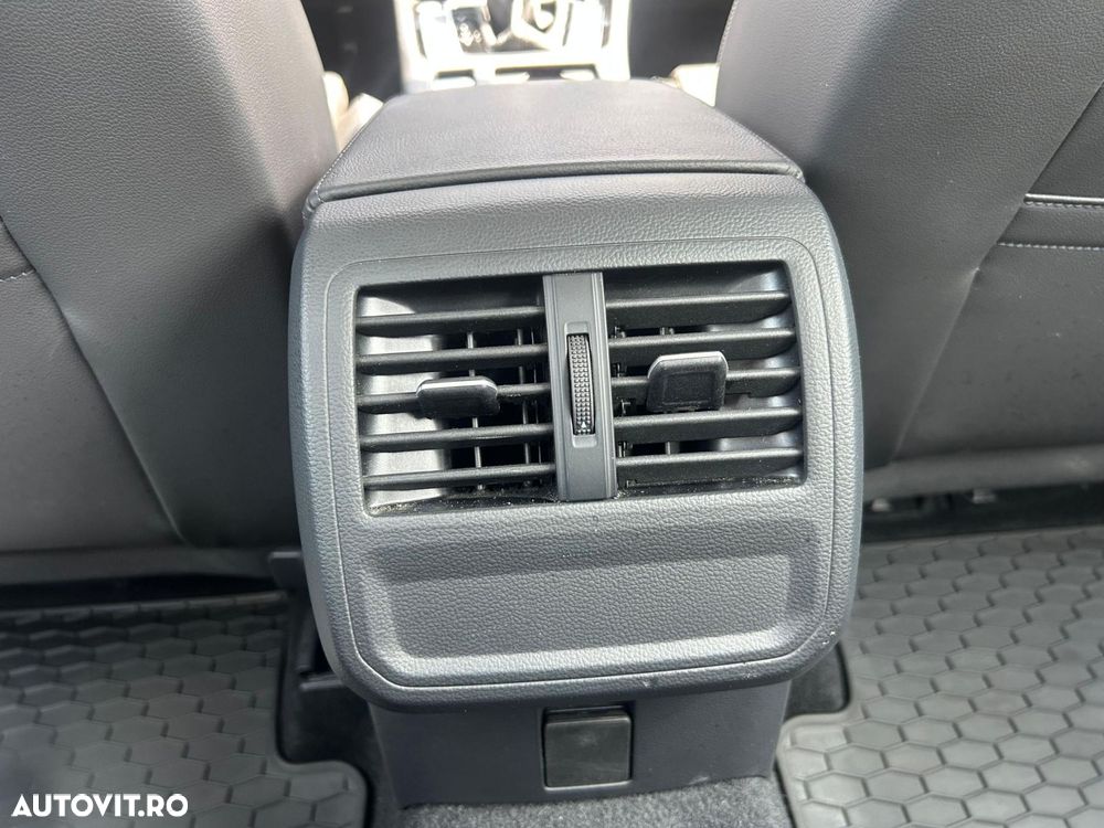 Volkswagen Passat 2.0 TDI DSG Highline - 18