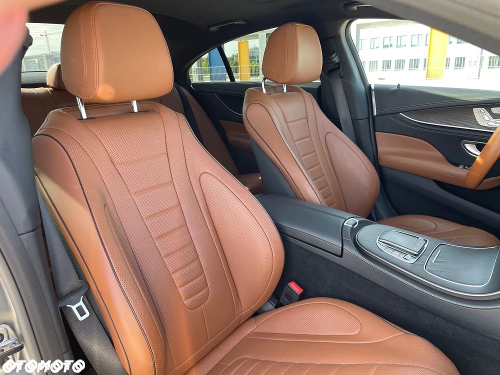 Mercedes-Benz CLS 300 d 4Matic 9G-TRONIC AMG Line - 24