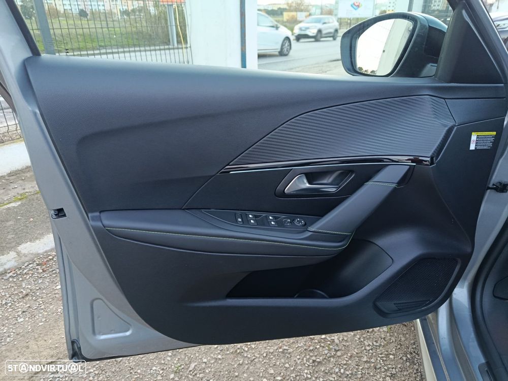 Peugeot e-208 50 kWh GT - 6