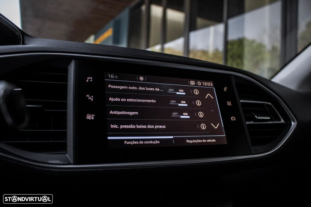 Peugeot 308 SW BlueHDi 130 EAT8 Stop & Start Allure - 37