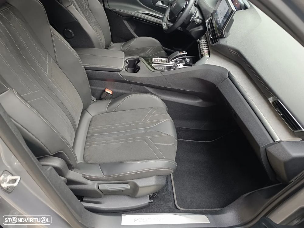 Peugeot 5008 PureTech 130 EAT8 Stop & Start GT - 23