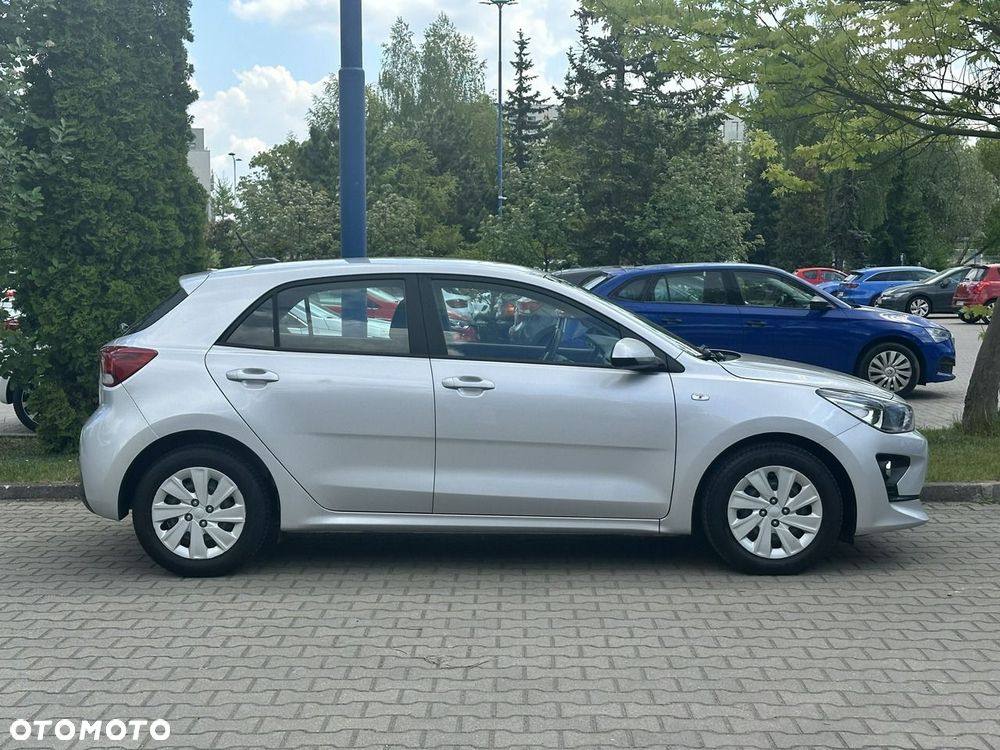 Kia Rio - 4