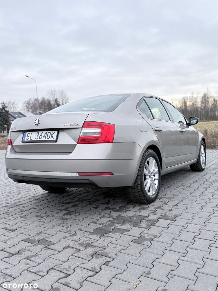 Skoda Octavia 1.6 TDI SCR Style DSG - 4