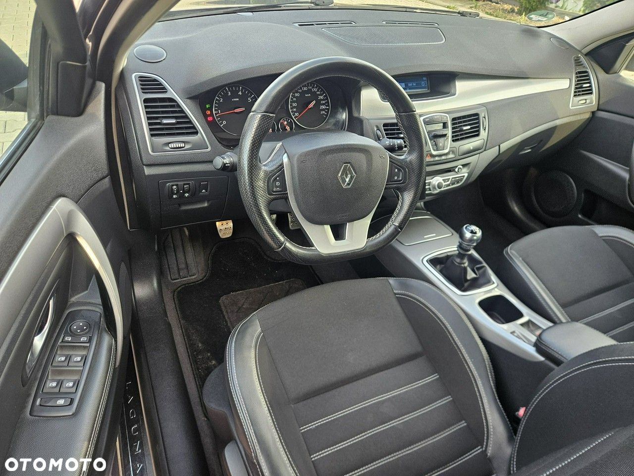 Renault Laguna 2.0 Bose Edition - 15
