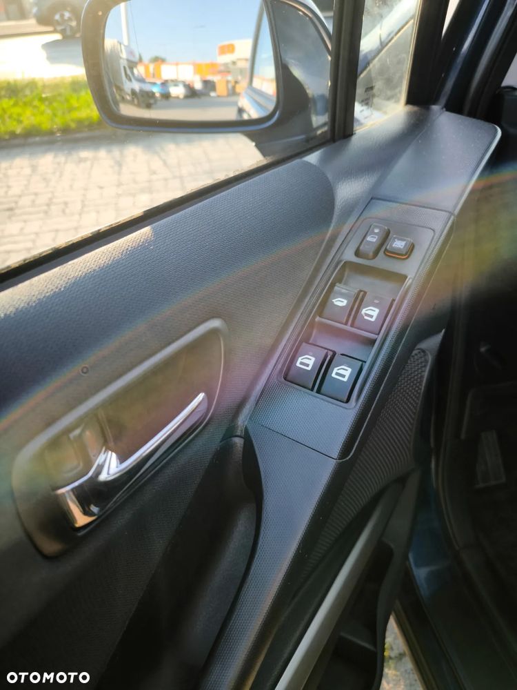 Toyota Corolla - 13
