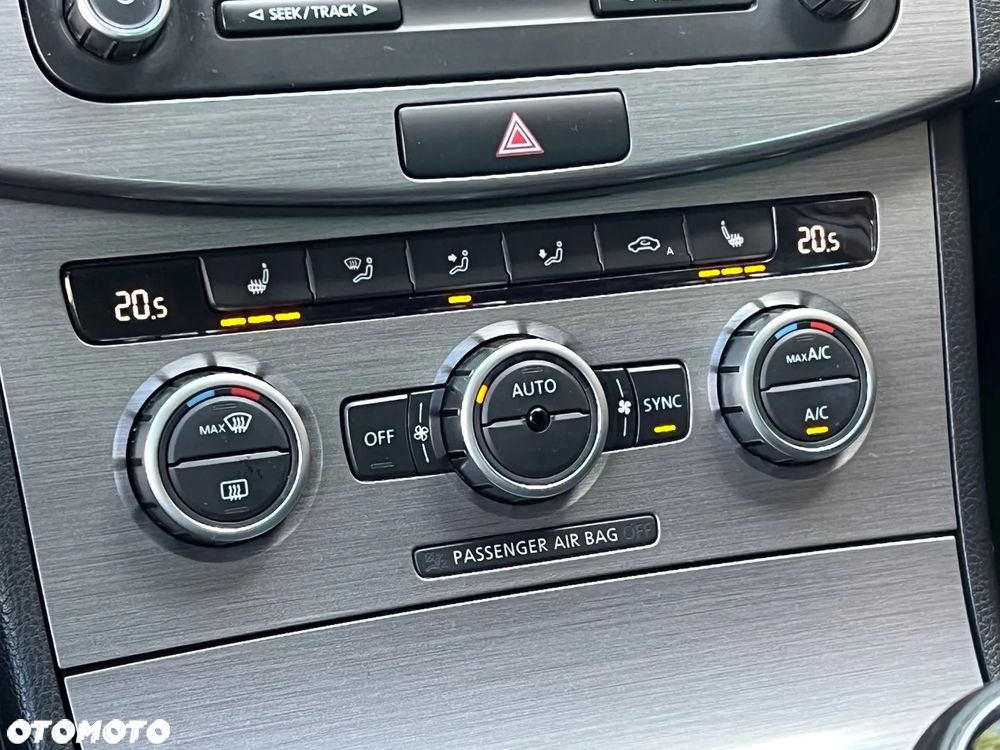 Volkswagen Passat - 25