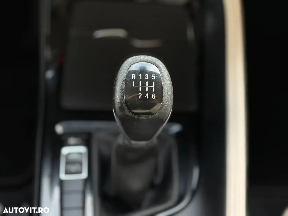 BMW X1 sDrive18d xLine - 27