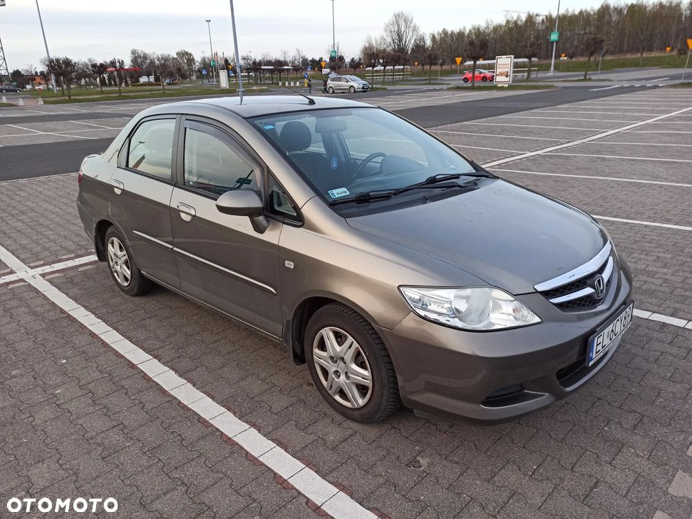 Honda City 1.4 Comfort - 12