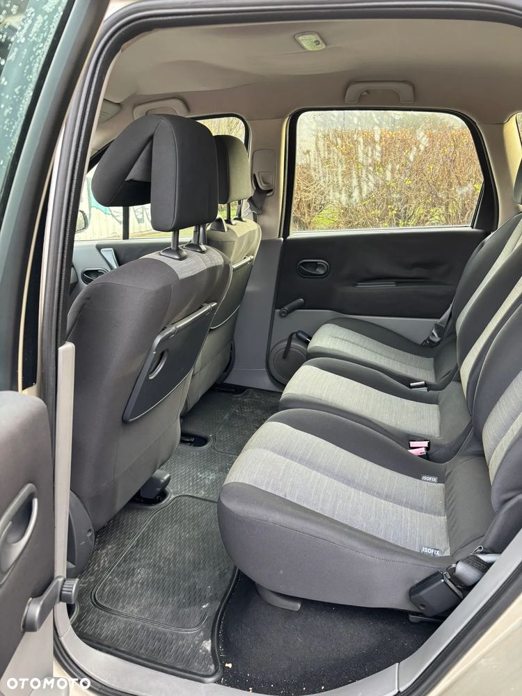 Renault Scenic 1.6 16V Confort Expression - 6