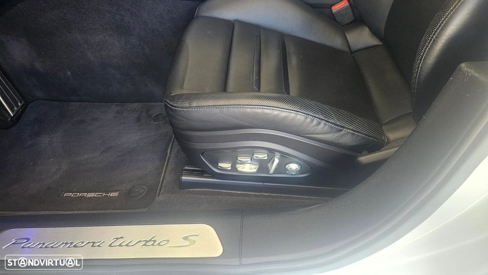 Porsche Panamera Sport Turismo - 29