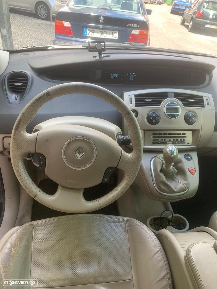 Renault Grand Scénic 1.5 dCi Confort - 12