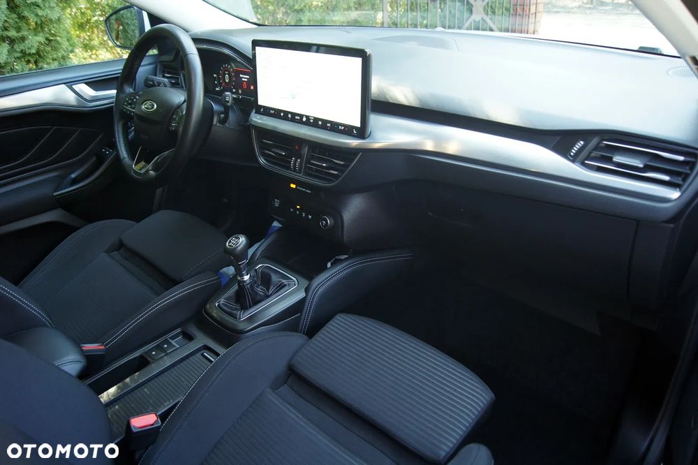 Ford Focus 1.5 EcoBlue STart-Stopp-System TITANIUM X - 24