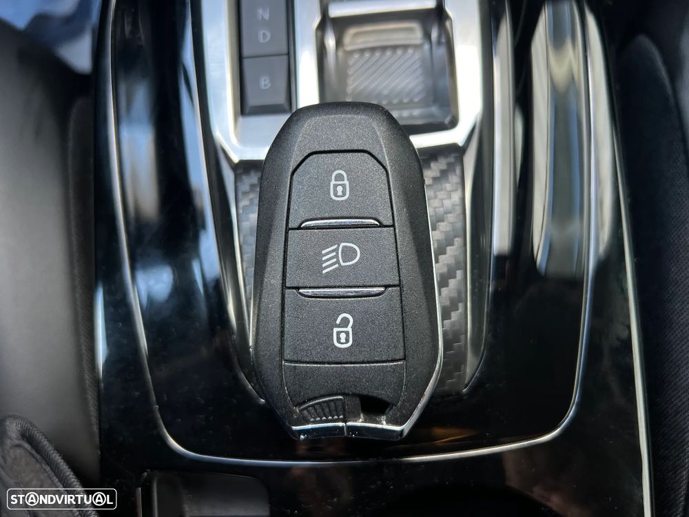Peugeot e-2008 50 kWh Allure - 37