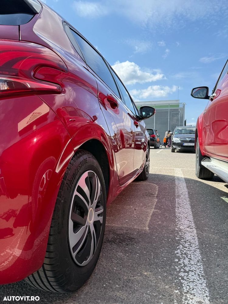 Peugeot 208 1.2 L PureTech ETG Active - 6