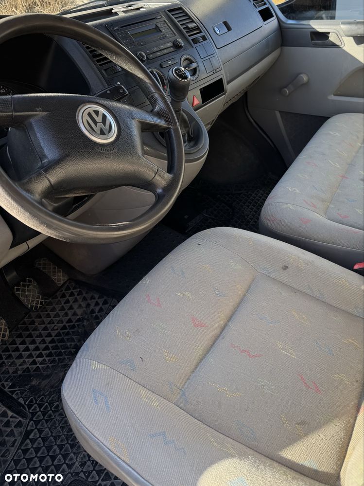 Volkswagen Transporter - 2