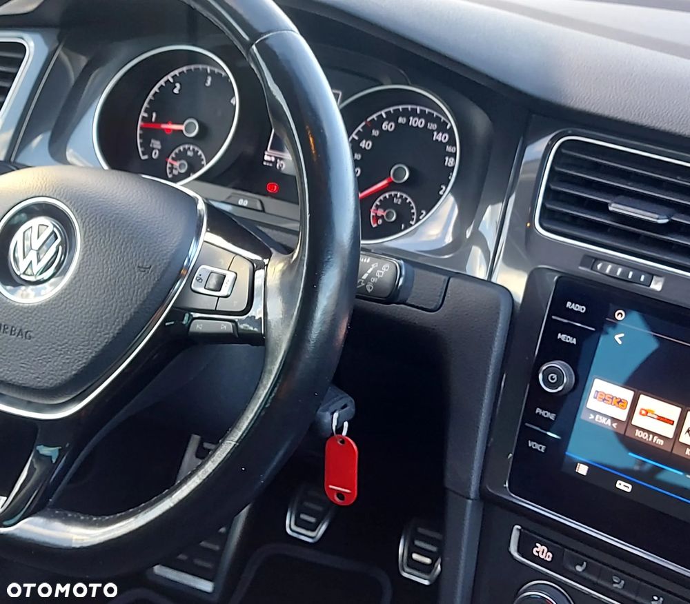 Volkswagen Golf 1.6 TDI Sound - 25