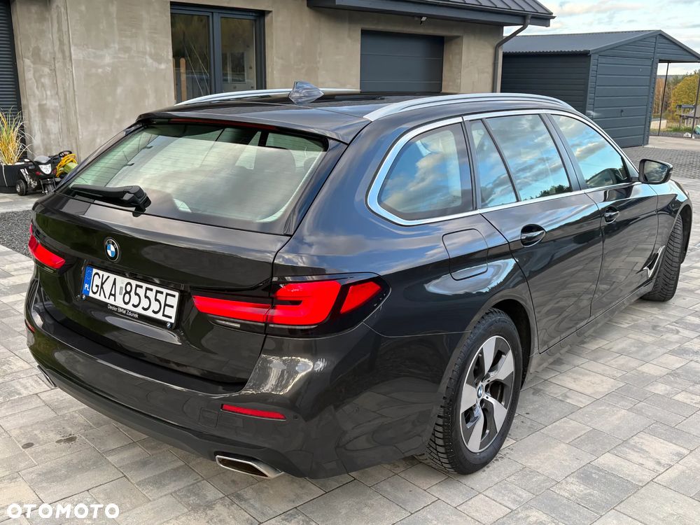 BMW Seria 5 520d Touring Luxury Line - 3