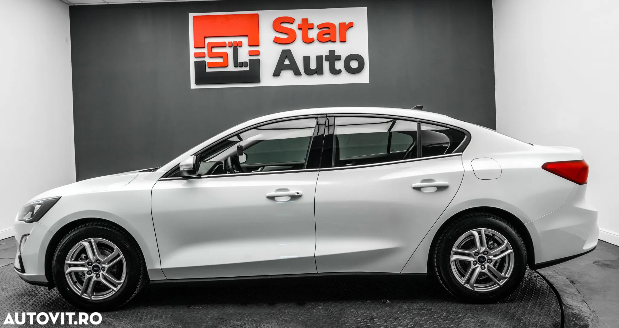 Ford Focus 1.0 EcoBoost Titanium Business - 9