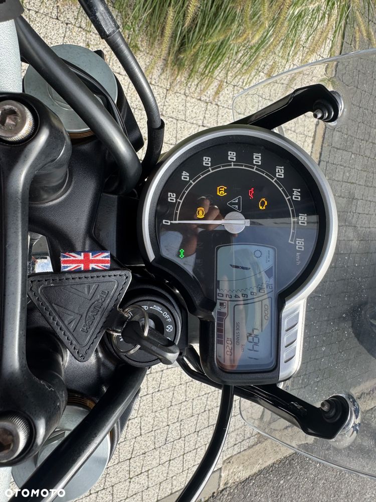 Triumph Street Scrambler - 8