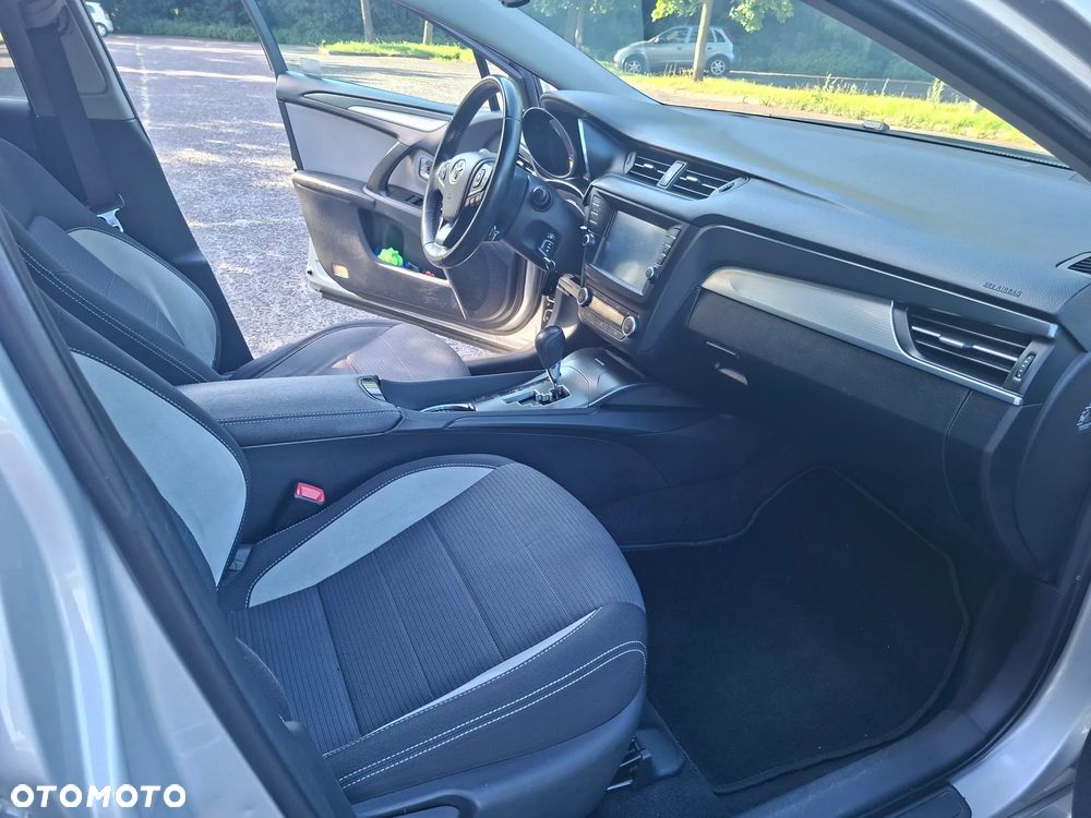 Toyota Avensis 1.8 Prestige MS - 10