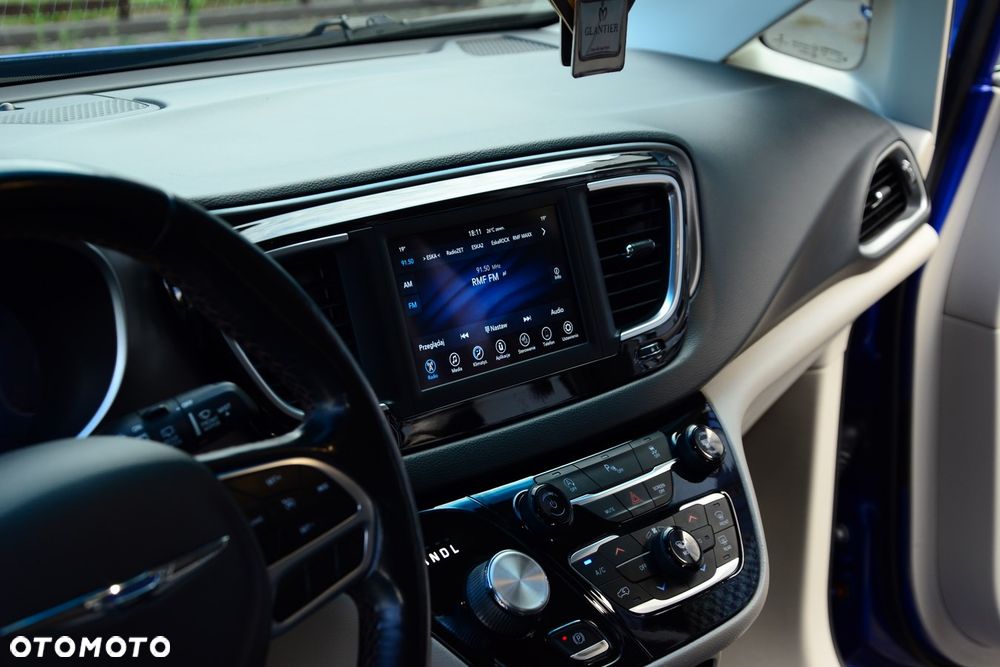 Chrysler Pacifica - 24